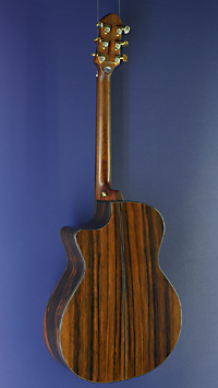 Crafter Gitarre Stage Serie, STG G-22CE VVS Pro Akustikgitarre in Grand Auditorium Form, Fichte (aged), Makassar Ebenholz, Cutaway, Pickup, Bevel Armauflage (abgeschrägte Zarge) Rückansicht